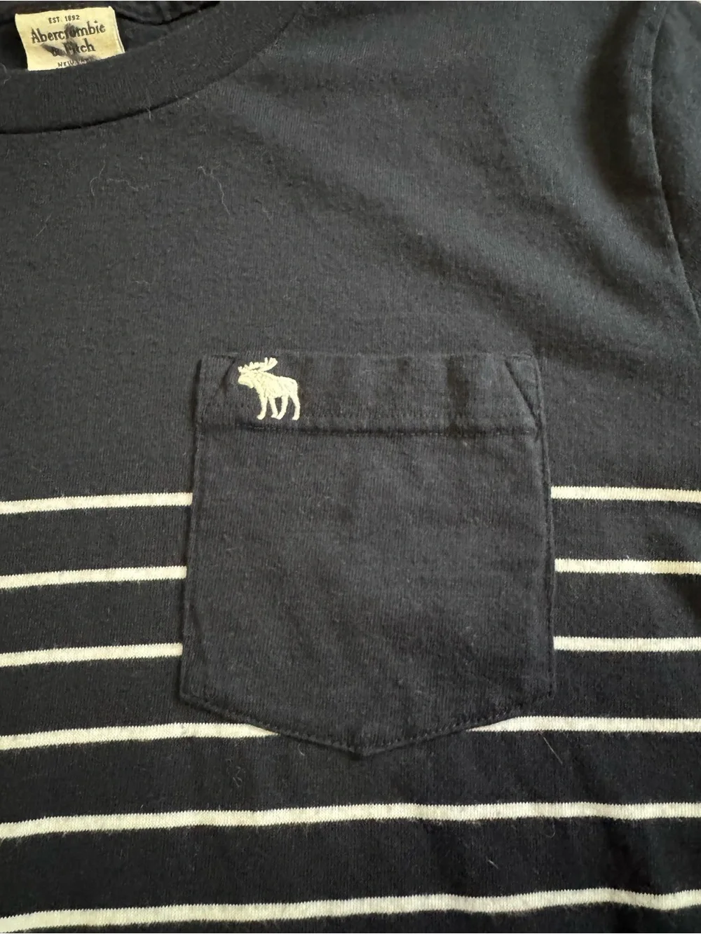 Abercrombie & Fitch Men's XL Striped Pocket Tee - Navy - Heritage Coastal Prep - Picture 3 of 6